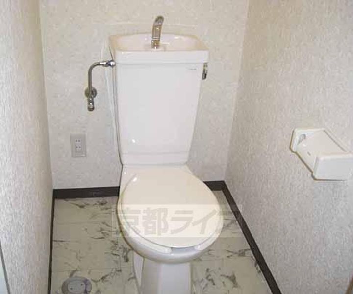 ソルレヴェンテ奥村202の内装