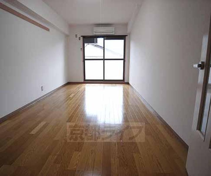 京都府京都市西京区嵐山樋ノ上町の賃貸マンションの居間