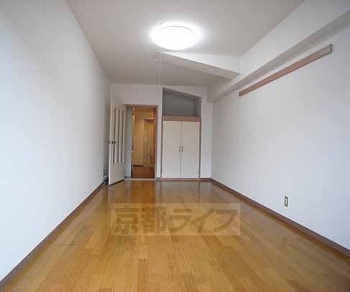 京都府京都市西京区嵐山樋ノ上町の賃貸マンションの居間