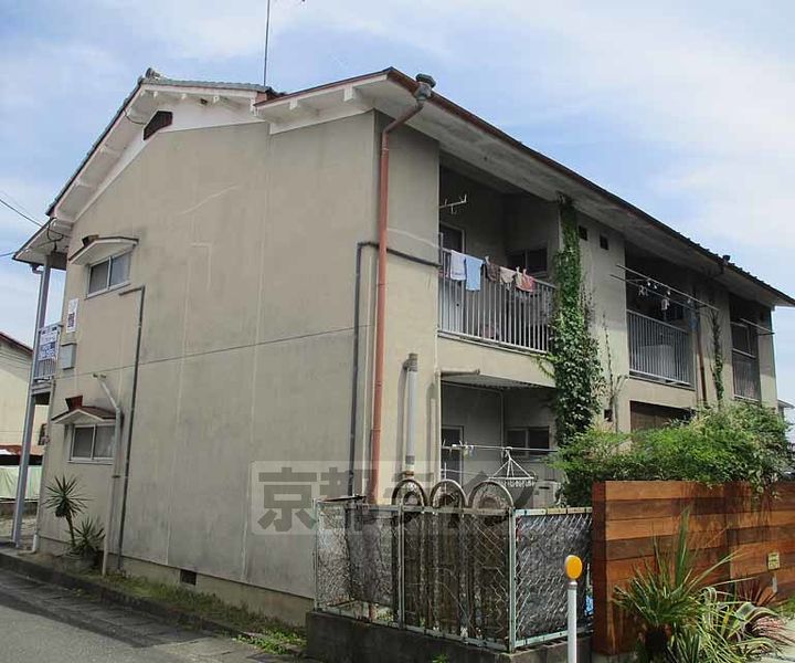 京都府京都市西京区樫原久保町の賃貸アパートの外観