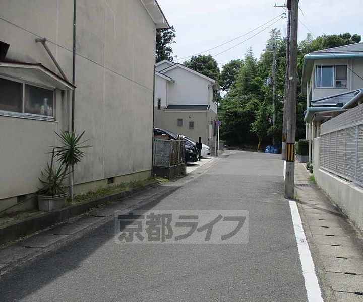 京都府京都市西京区樫原久保町の賃貸アパートの周辺