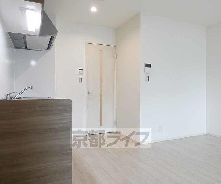 京都府京都市伏見区下中町の賃貸アパートの居間