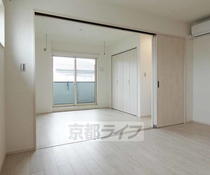 ネクスト伏見303の居間