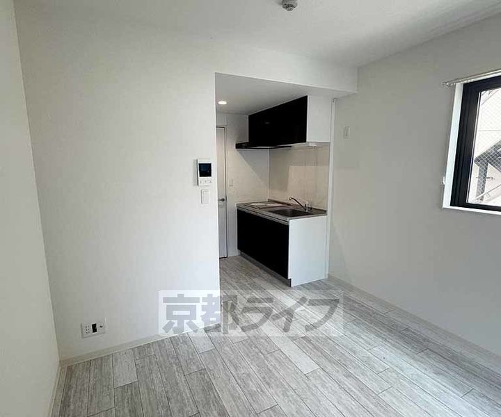 京都府京都市山科区四ノ宮南河原町の賃貸マンションの居間