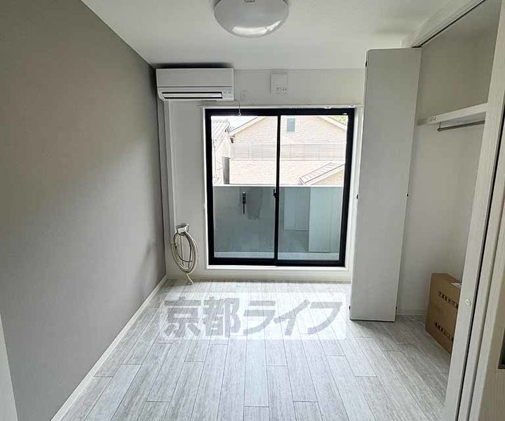 京都府京都市山科区四ノ宮南河原町の賃貸マンションの居間