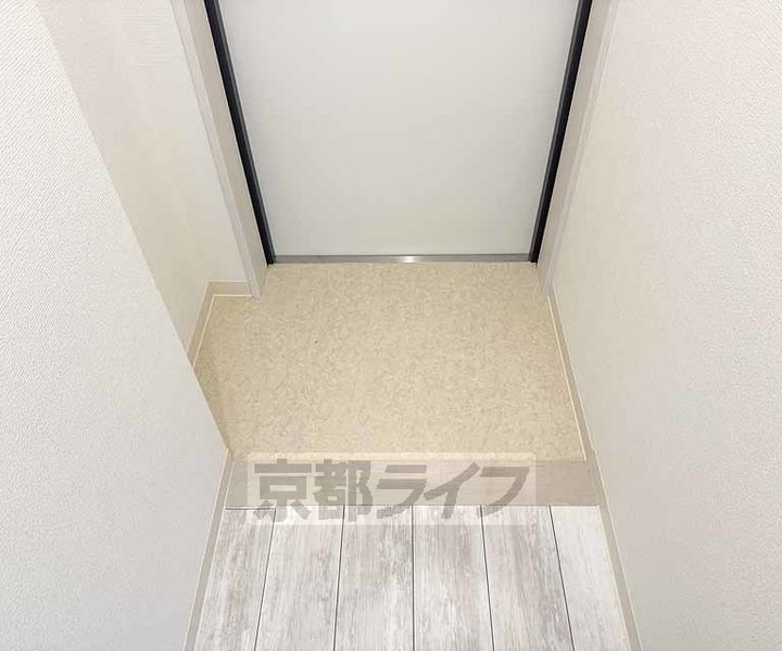 京都府京都市山科区四ノ宮南河原町の賃貸マンションの玄関