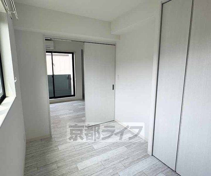 京都府京都市山科区四ノ宮南河原町の賃貸マンションの居間