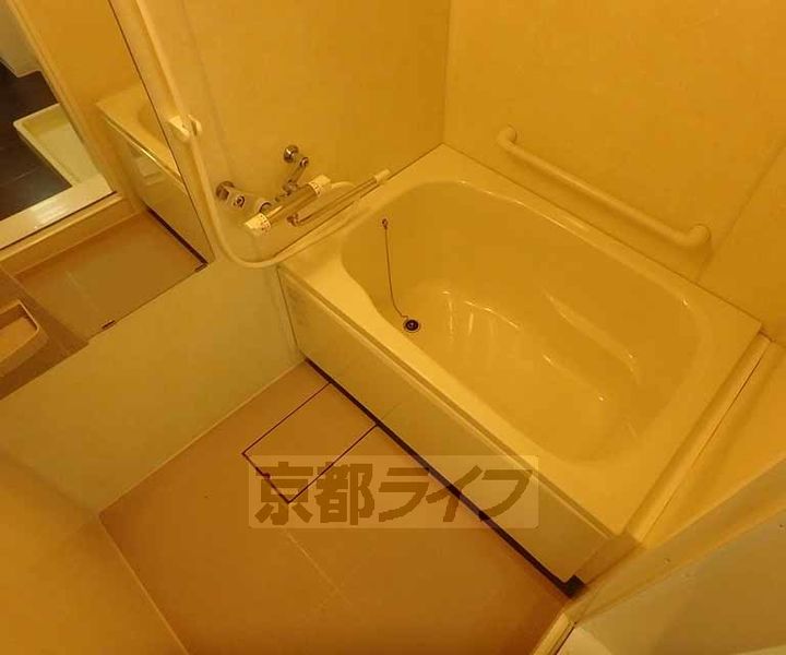 メイゾン桂東408の風呂