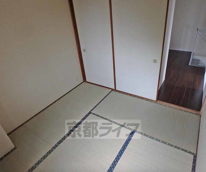 メイゾン桂東408の居間