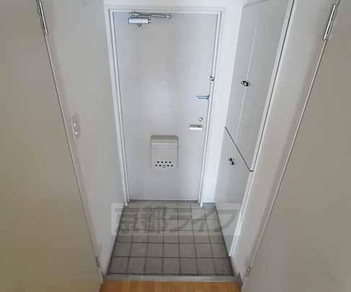 メゾン・ド・パイユ206の玄関