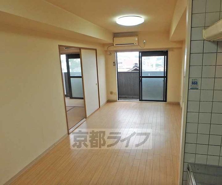 メゾン・ド・リッツの居間