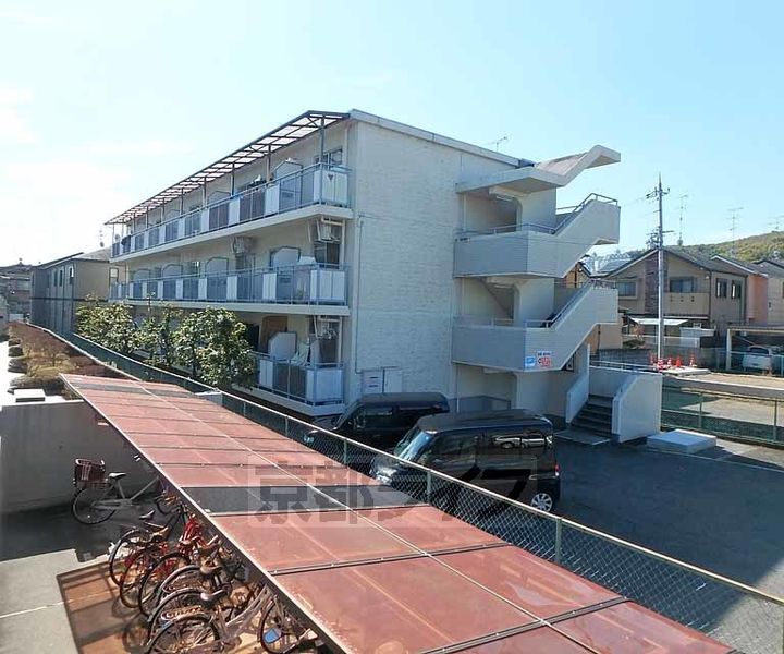 京都府京都市西京区山田北山田町の賃貸マンションの外観