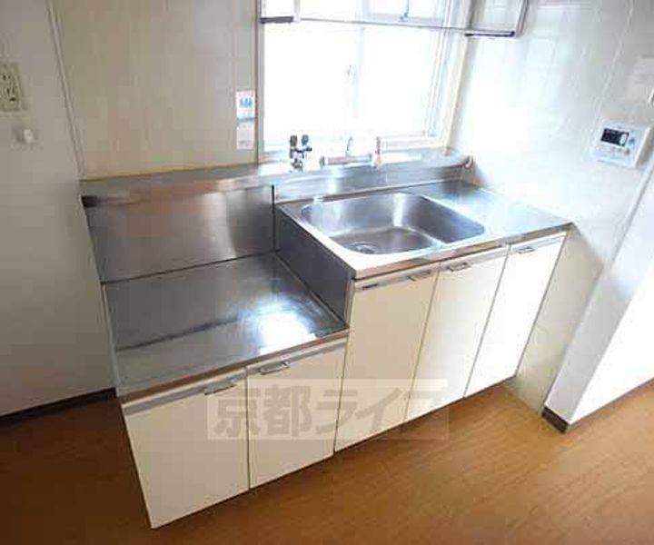 京都府京都市西京区山田北山田町の賃貸マンションのキッチン