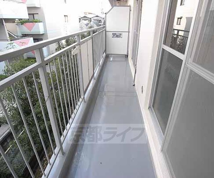 京都府京都市西京区山田北山田町の賃貸マンションの内装