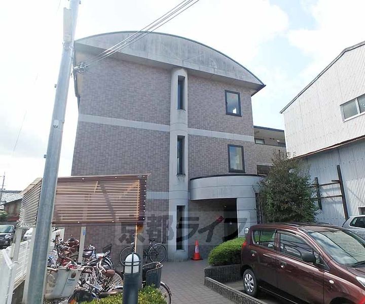 京都府京都市西京区下津林楠町の賃貸マンションの外観