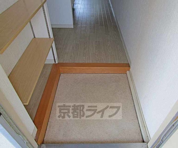 ユニメント桂206の玄関