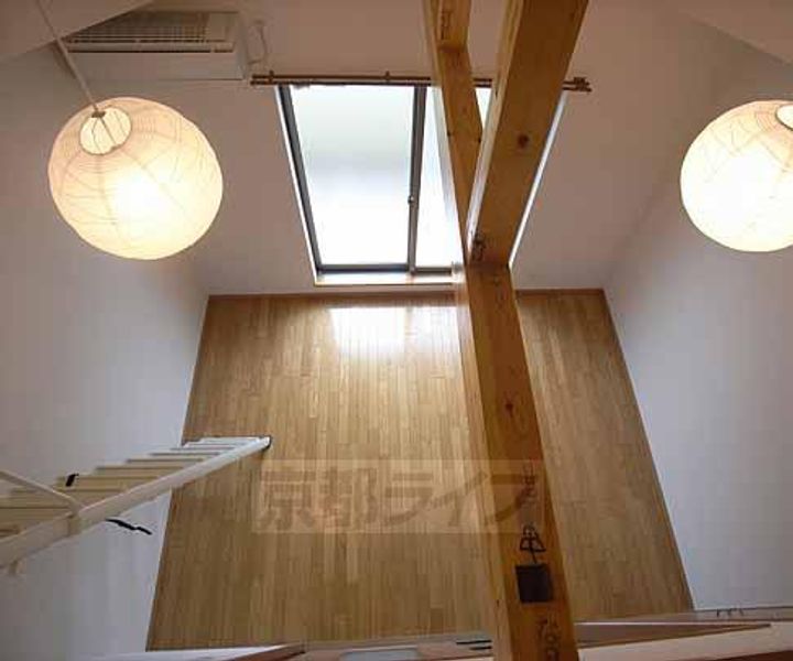 シャルレ5番館206の居間
