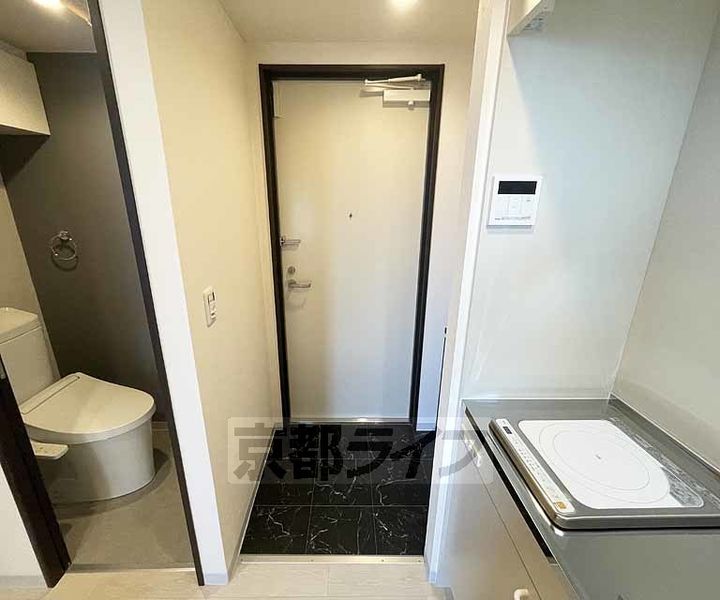 京都府京都市南区東九条中御霊町の賃貸マンションの玄関