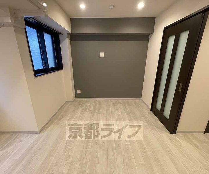 京都府京都市南区東九条中御霊町の賃貸マンションの内装