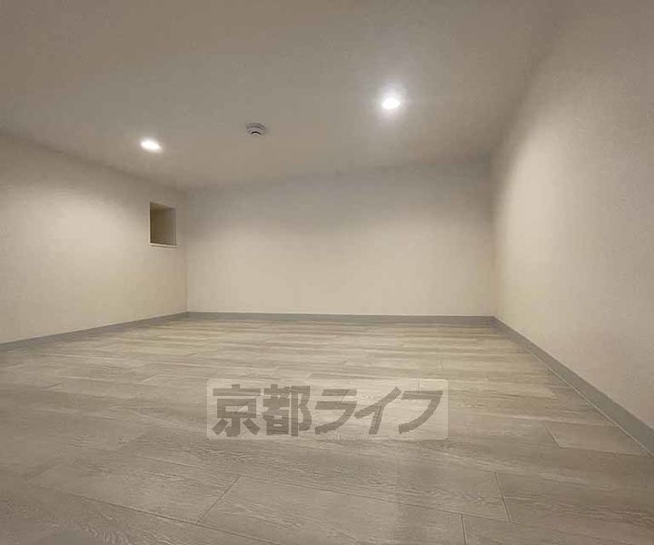 京都府京都市南区東九条中御霊町の賃貸マンションの内装