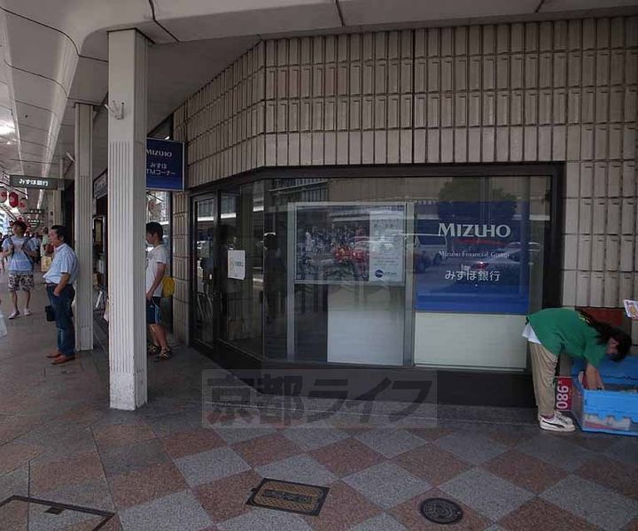 エスリード四条河原町1008の周辺
