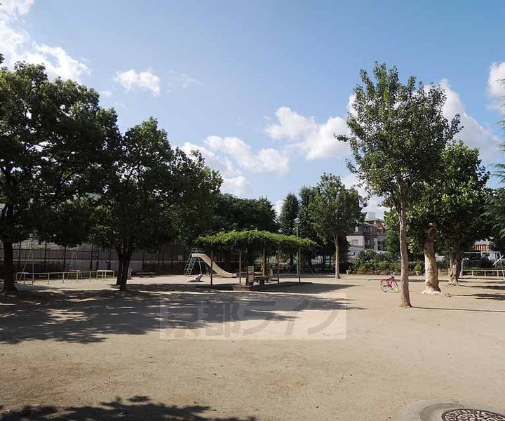 シャリマー五条の周辺