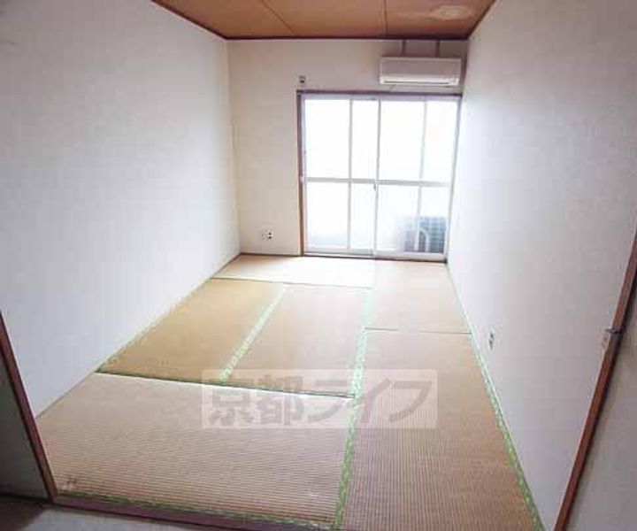 新谷ハイツ2-Dの居間