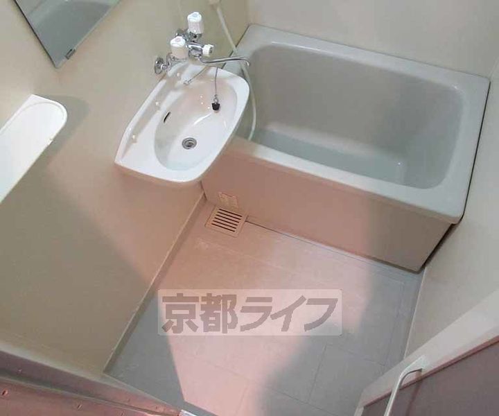 クレイドル103の風呂