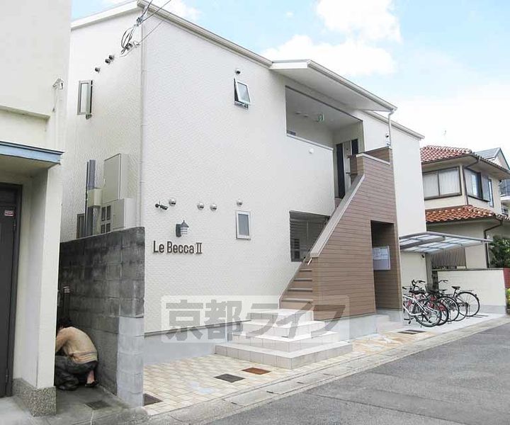 京都府京都市山科区御陵四丁野町の賃貸アパートの外観