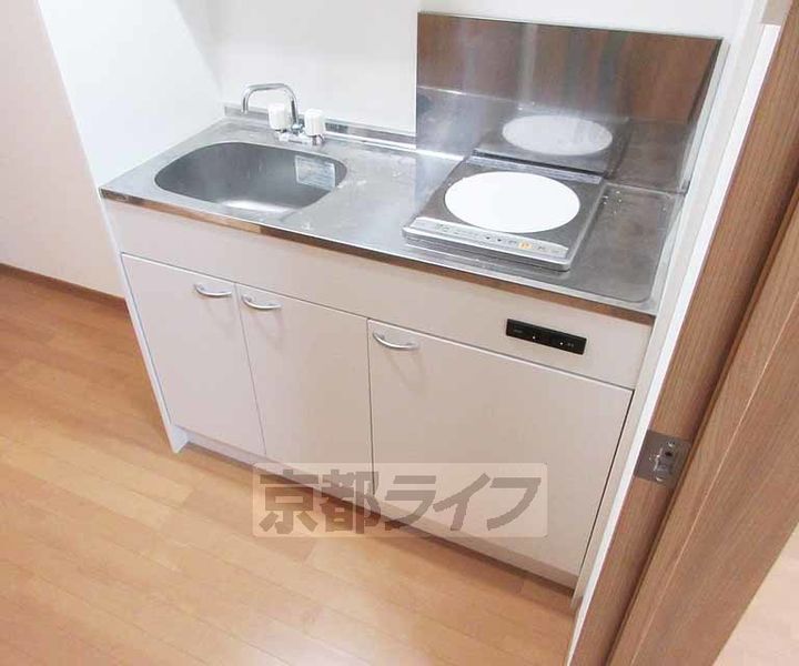 京都府京都市山科区御陵四丁野町の賃貸アパートのキッチン