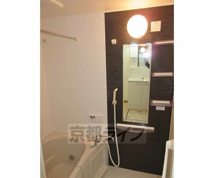 京都府京都市山科区御陵四丁野町の賃貸アパートの風呂