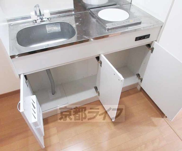 京都府京都市山科区御陵四丁野町の賃貸アパートのキッチン