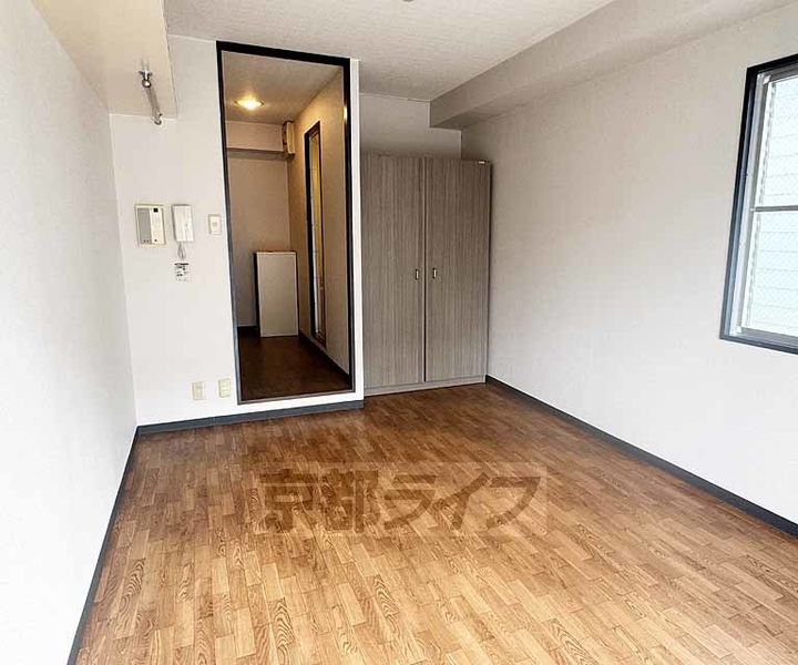 ネオパルマ305の居間