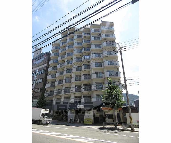 シャレー山科506の外観