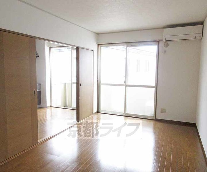 R−Grants京都安朱South202の居間