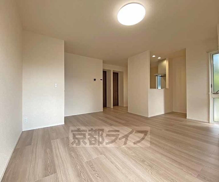 京都府京都市北区大宮北箱ノ井町の賃貸アパートの居間