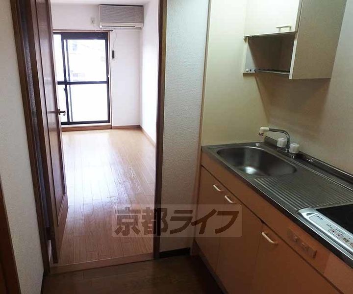 御陵シャトー朝日303の居間