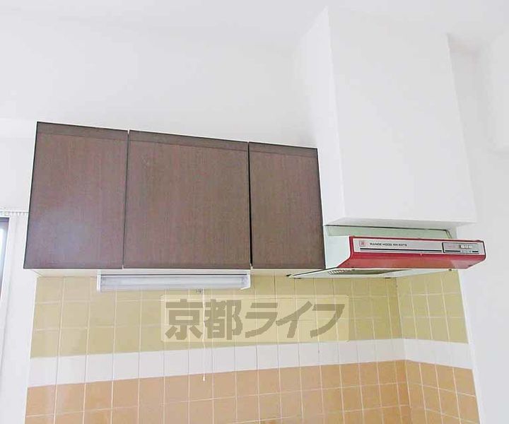 京都府京都市山科区勧修寺西金ケ崎の賃貸マンションのキッチン