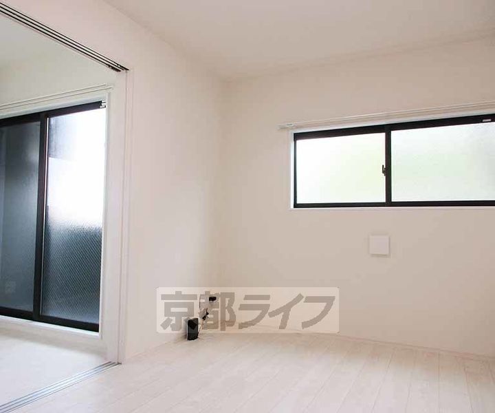 デルソーレ山科301の居間