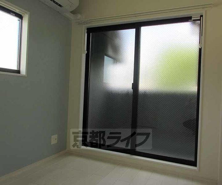 デルソーレ山科301の居間