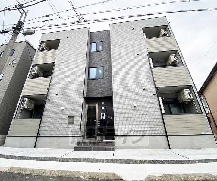 京都府京都市右京区太秦安井辻ノ内町の賃貸アパートの外観