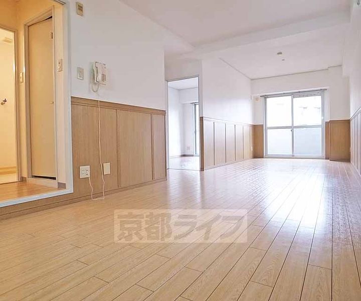 シャンドール東野305の居間