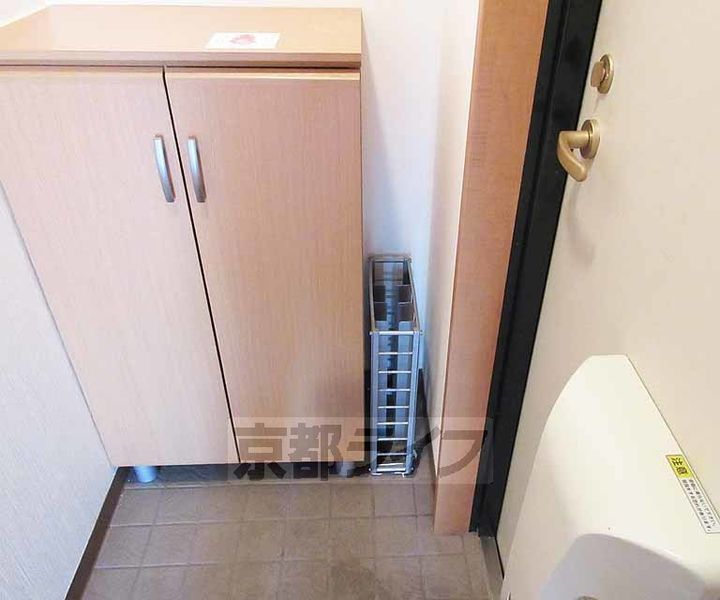 プレステージ琴弾山301の玄関