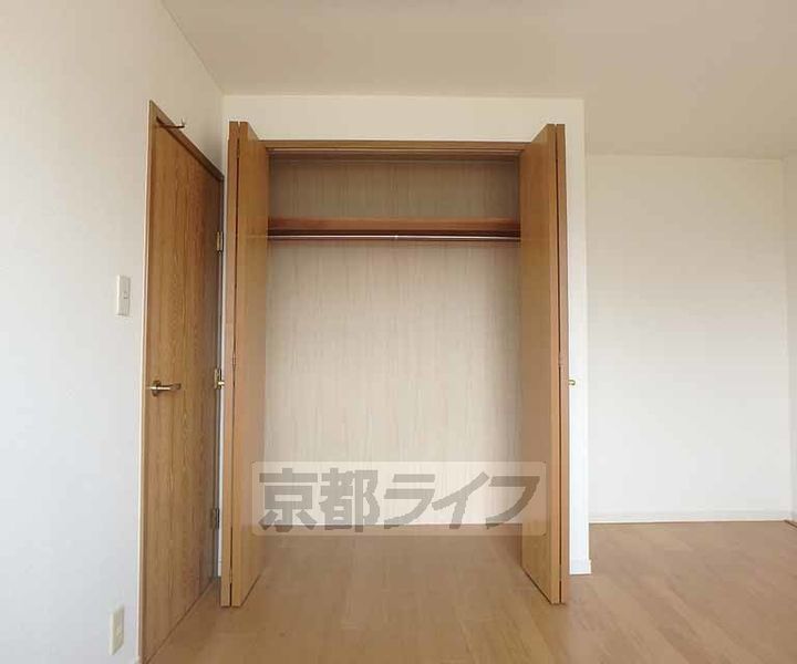 大阪府枚方市招提元町1丁目の賃貸マンションの内装