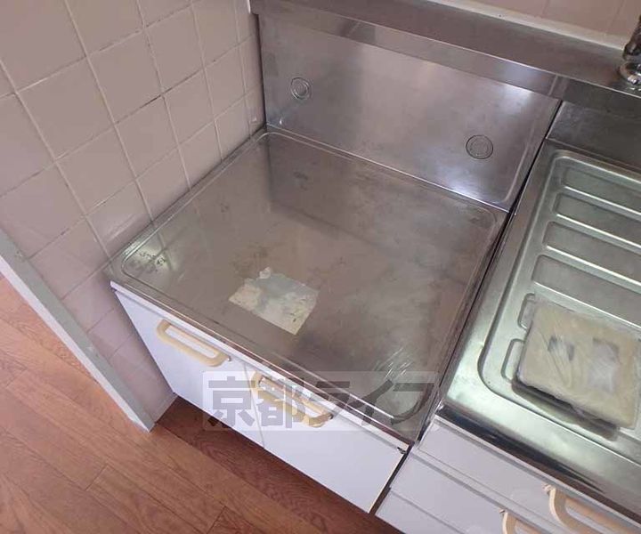 大阪府枚方市津田元町1丁目の賃貸マンションのキッチン