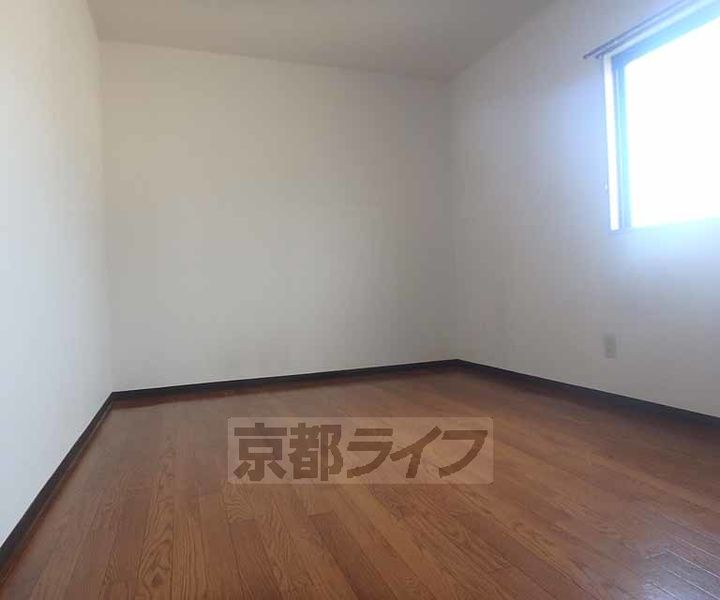 大阪府枚方市津田元町1丁目の賃貸マンションの居間