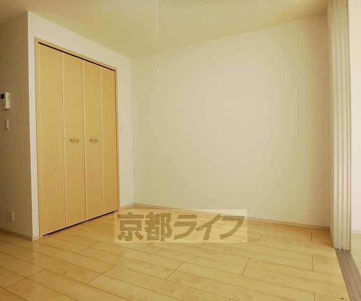 大阪府枚方市田口2丁目の賃貸マンションの居間