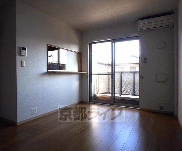 プリマベーラくずは105の居間