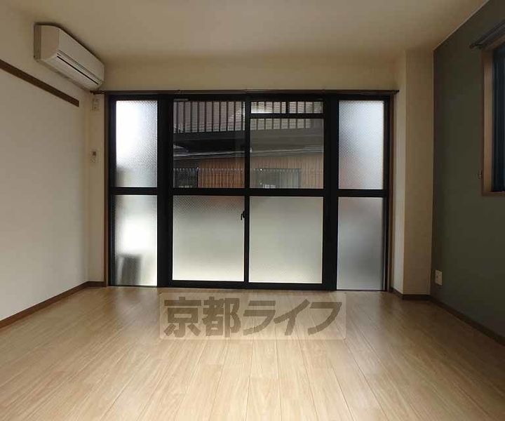 ノーブルコート201の居間