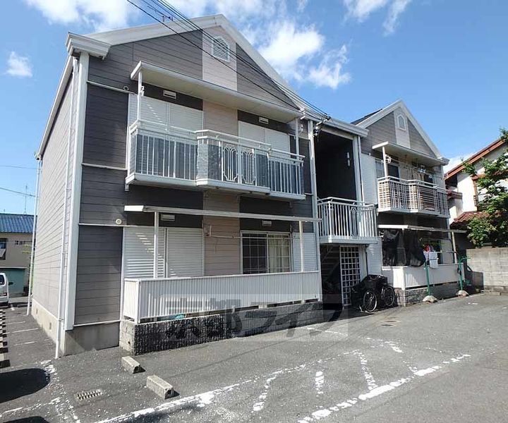 大阪府枚方市大峰元町2丁目の賃貸アパートの外観